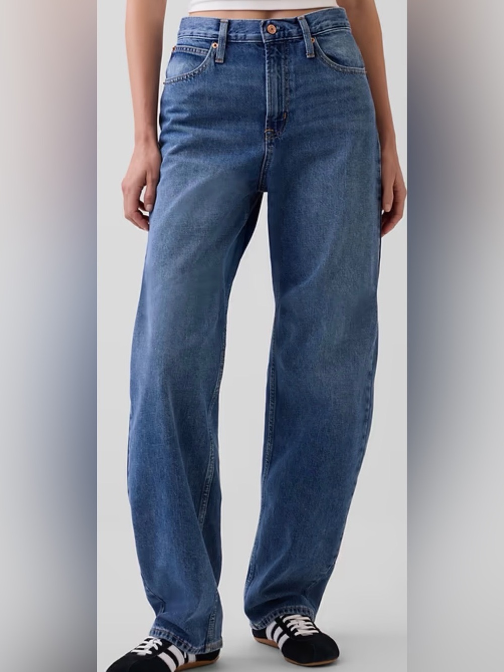 GAP Men's Relaxed Straight Jeans in Mid Blue
